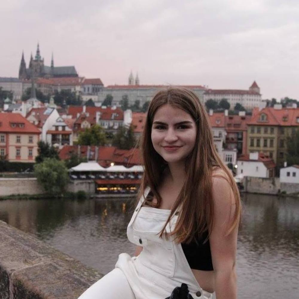 Meet your Posher, Isabel