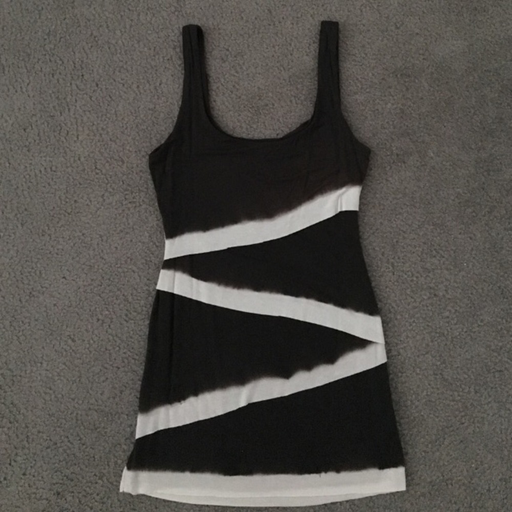 Pretty grey and white top