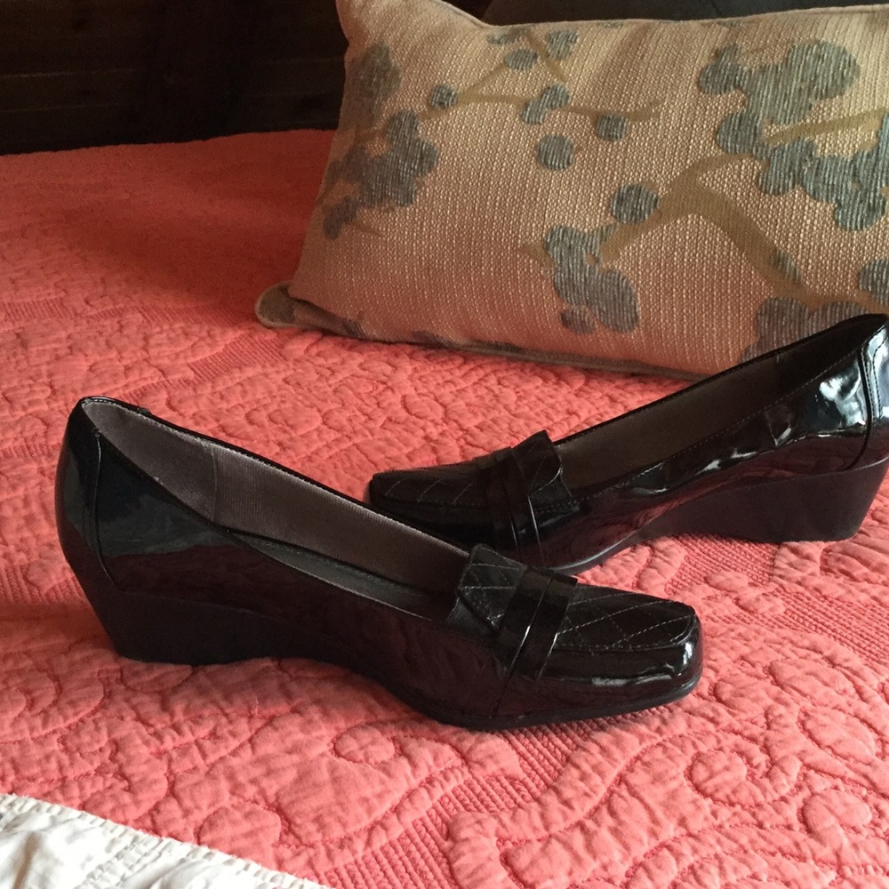 Black Life Stride dress shoe