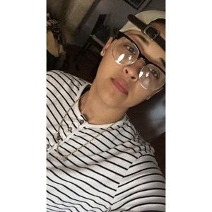 Meet your Posher, Denycia