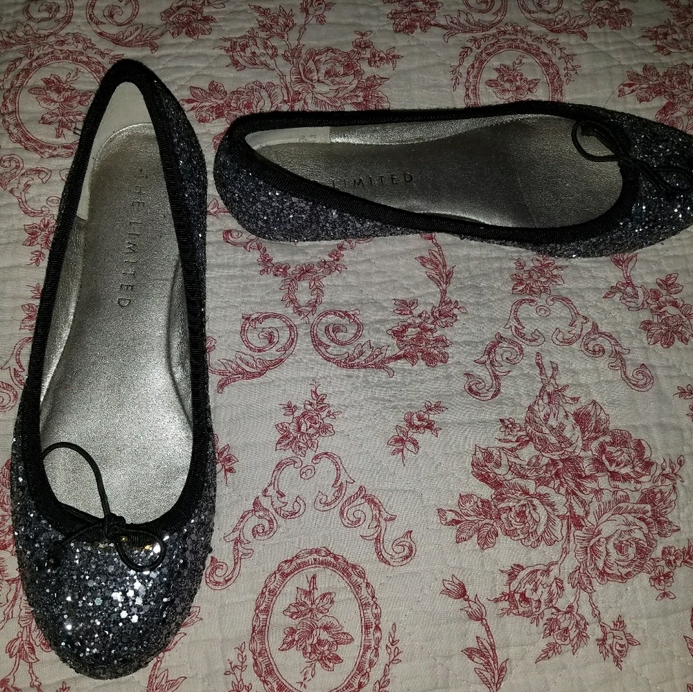 Flats - Picture 2 of 3