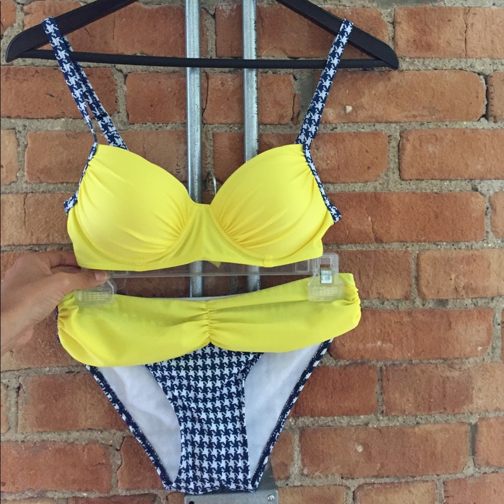 Never worn. Cute bikini