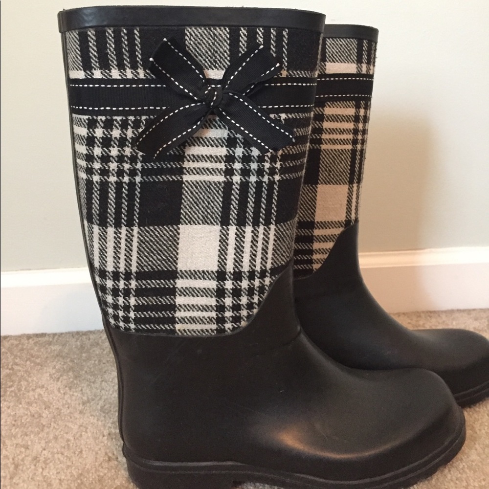 Plaid wellies with bow