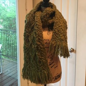 EUC GAP 100% Wool Scarf