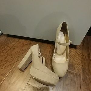 Tan chunky heels