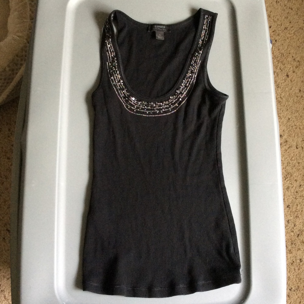 Tank top with sequence