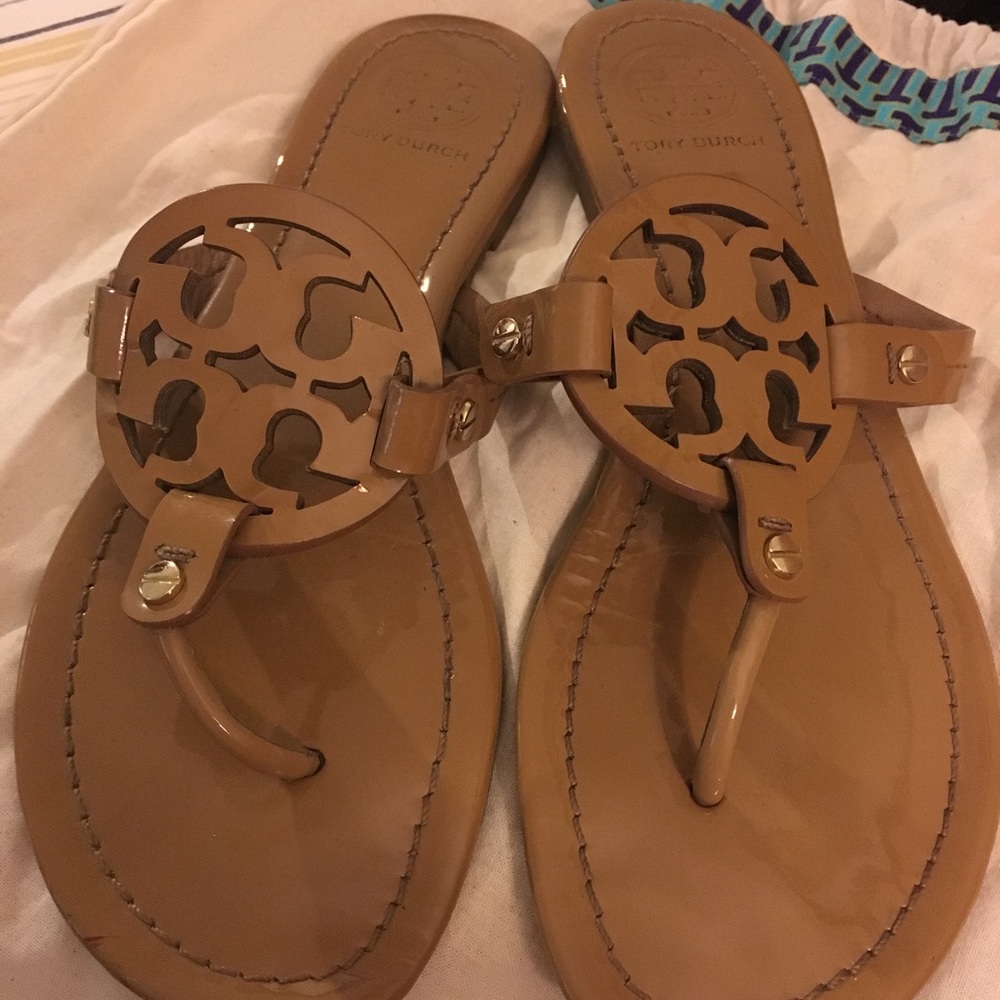 SAND PATENT TORY BURCH MILLER