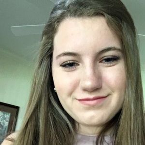 Meet your Posher, Claire