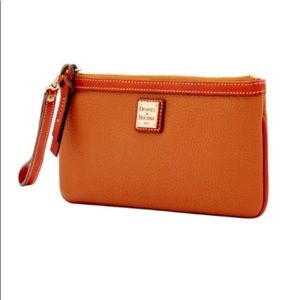 🔻$40 Today Only🔻Dooney & Burke Leather Wristlet