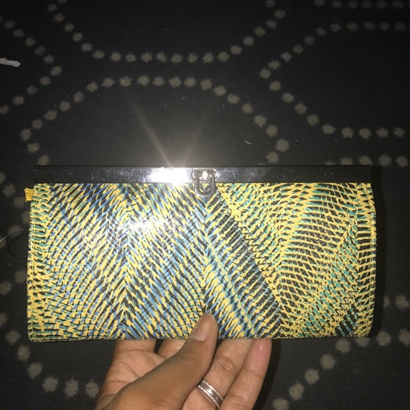Cute Clutch!!! - Picture 3 of 3
