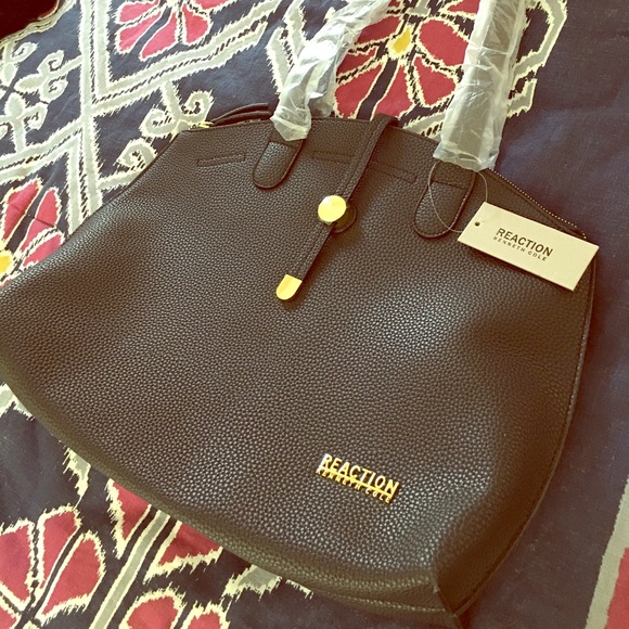 Kenneth Cole Reaction black handbag - Picture 1 of 4