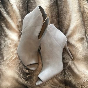 BNWT Michael Kors peep toe booties
