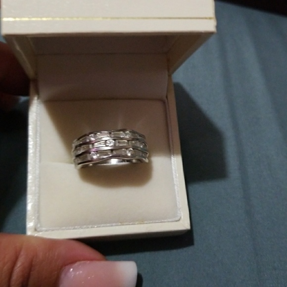 Silver Ring - Picture 2 of 4