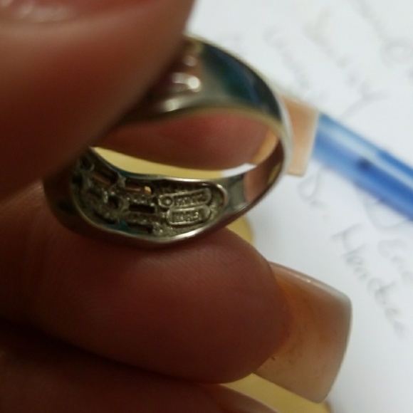 Silver Ring - Picture 3 of 4