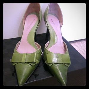 PRICE DROP Green Kenneth Cole Pointy Toed Pumps