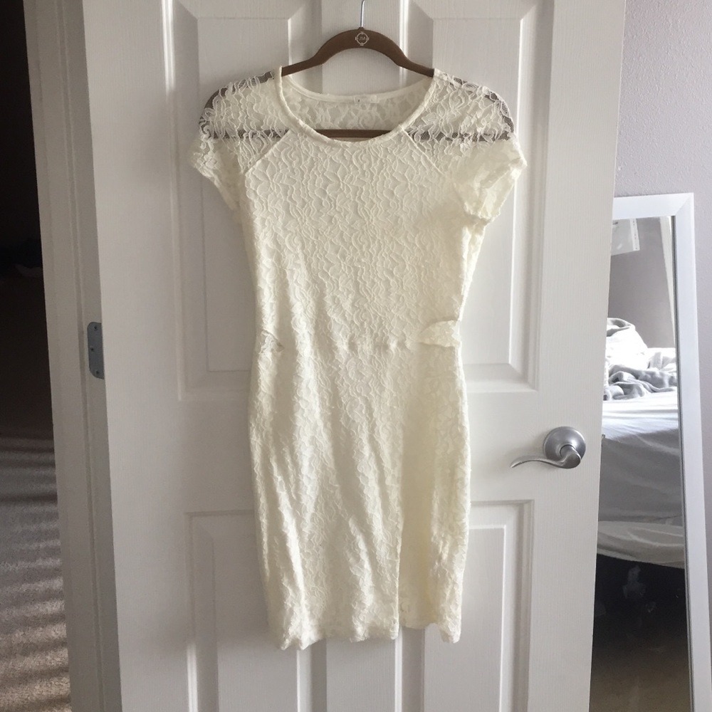 White Lacey Dress❣️