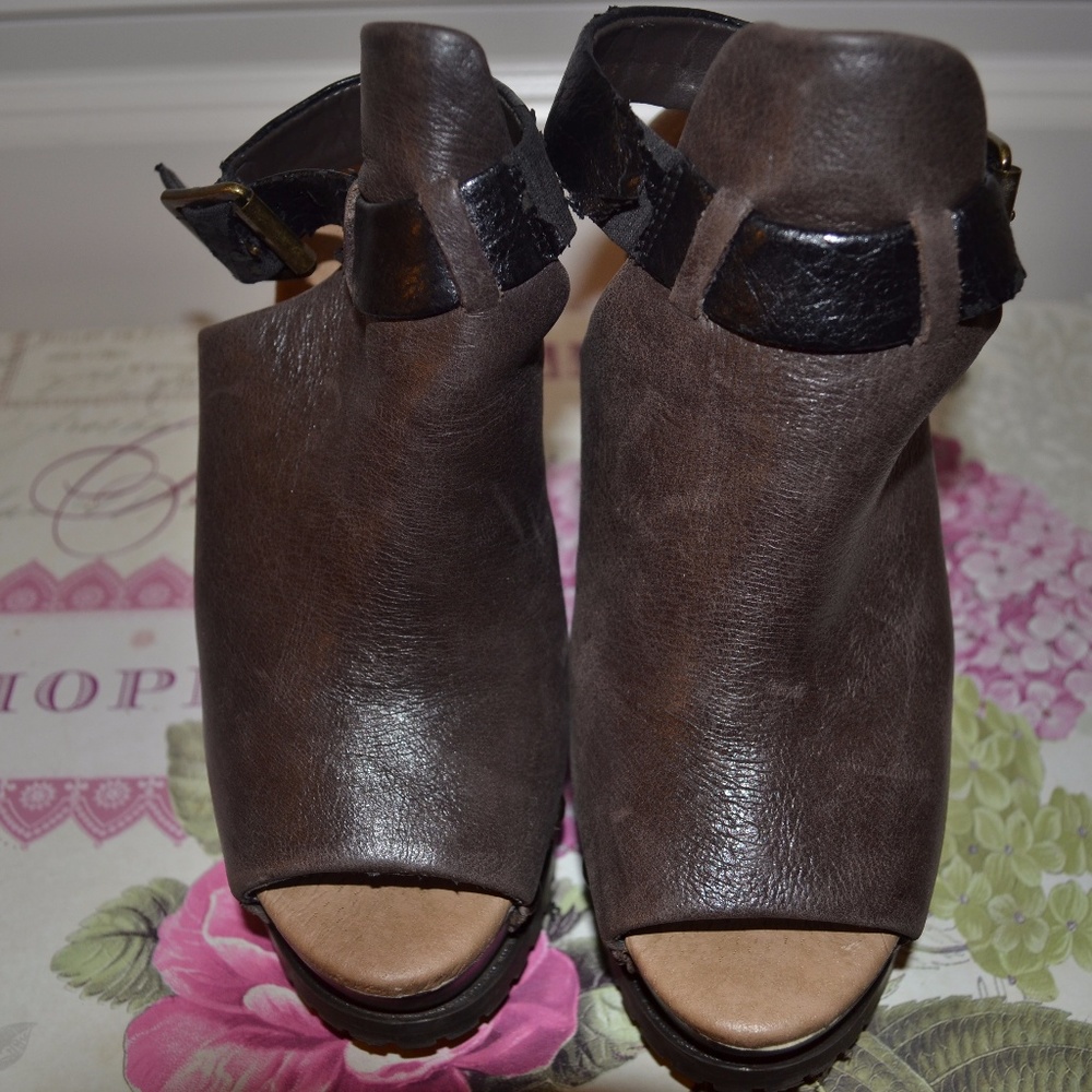 Jessica Simpson Heels