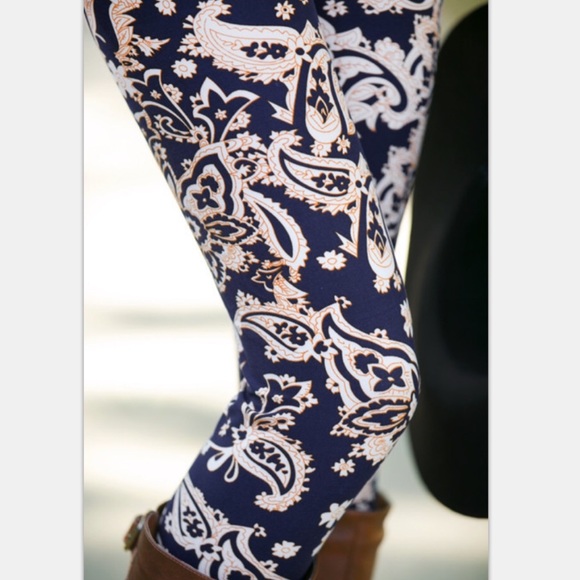 J Paige Super Soft Boho Paisley Legging One Size - Picture 1 of 8
