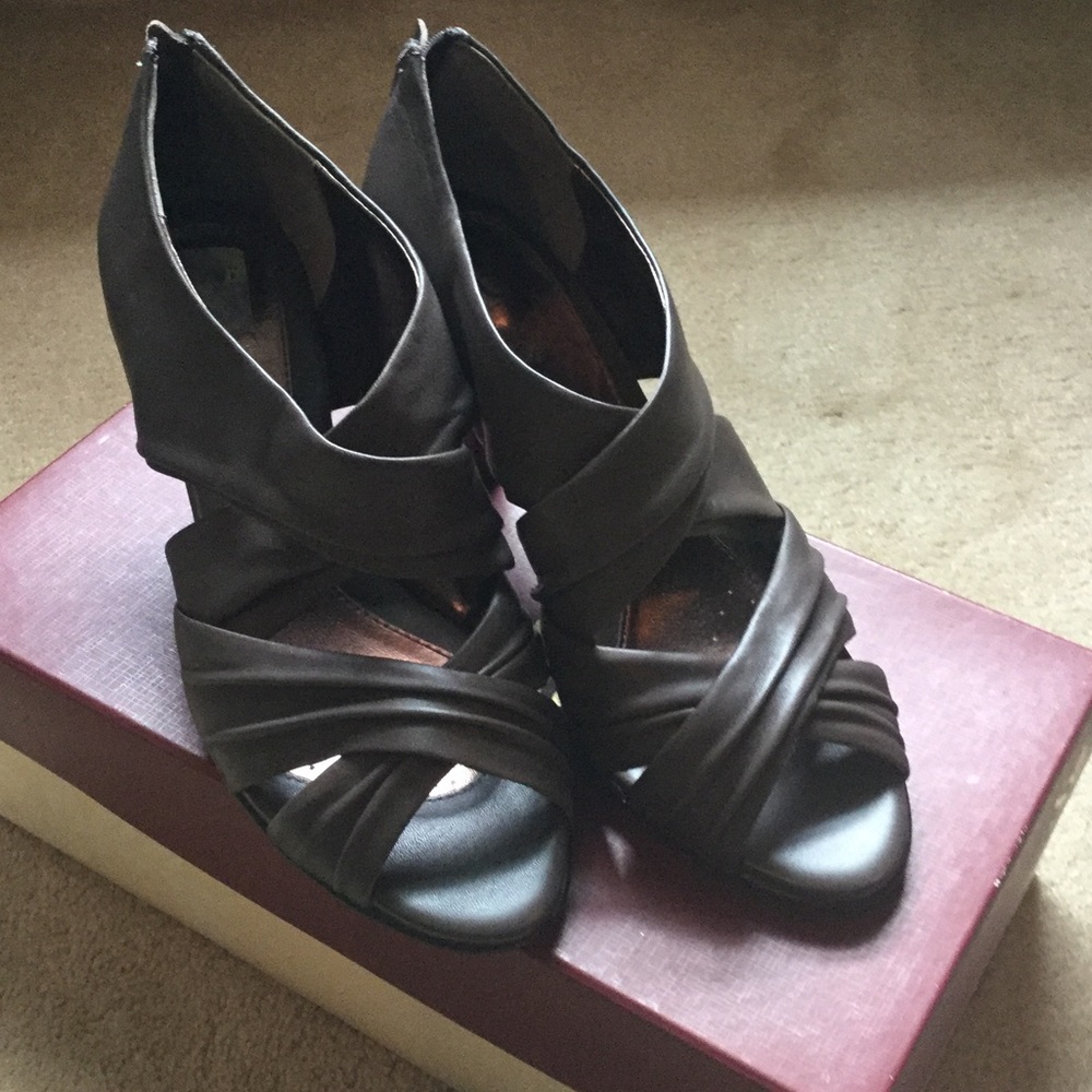 Taupe Grey open toe sandals