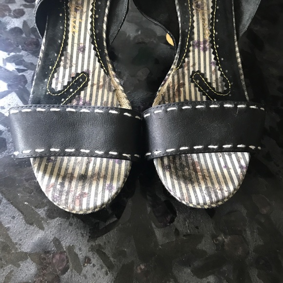 Poetic License White Stitch & Round Heel - Picture 5 of 7