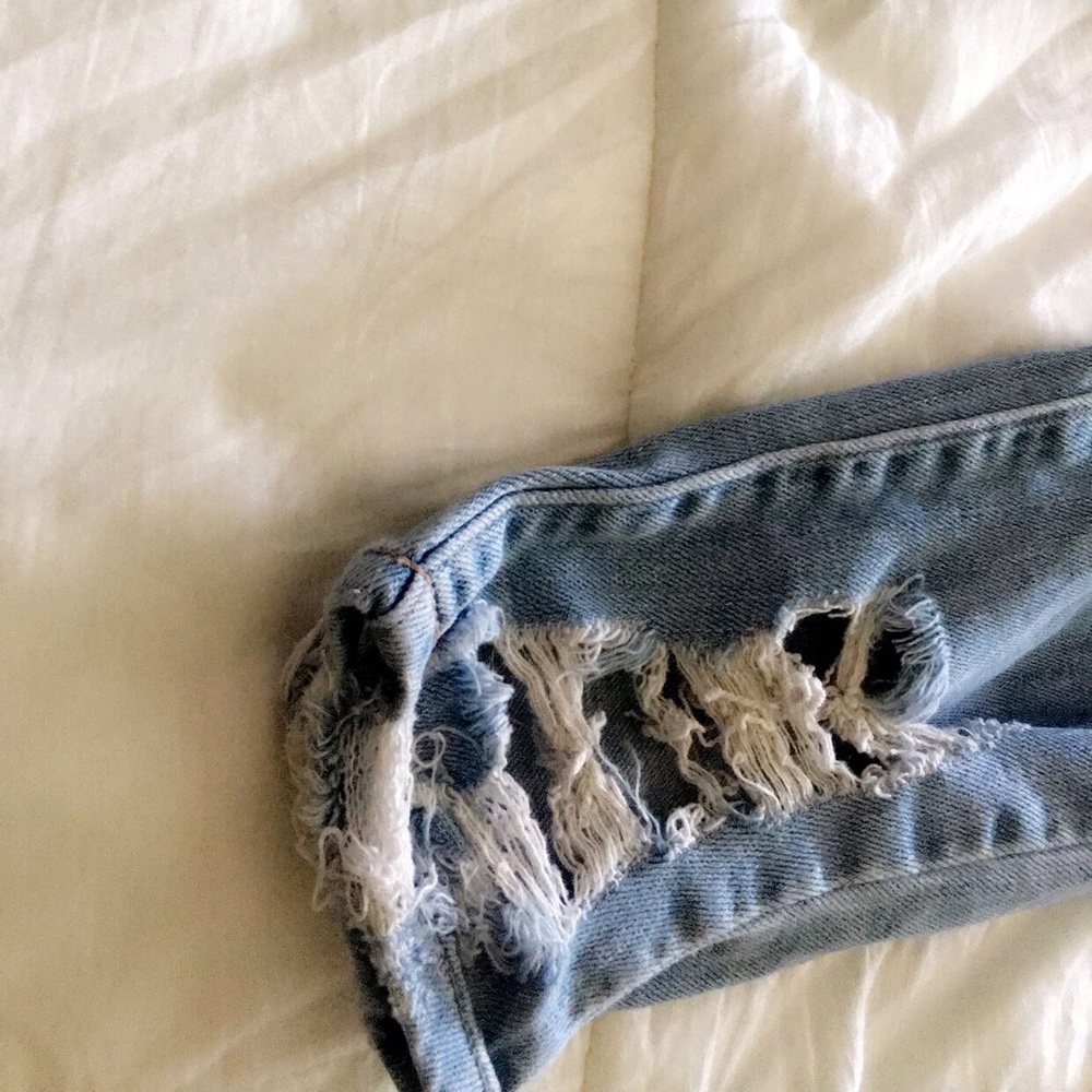 Mid Rise Distressed Ankle Jean - Picture 2 of 3