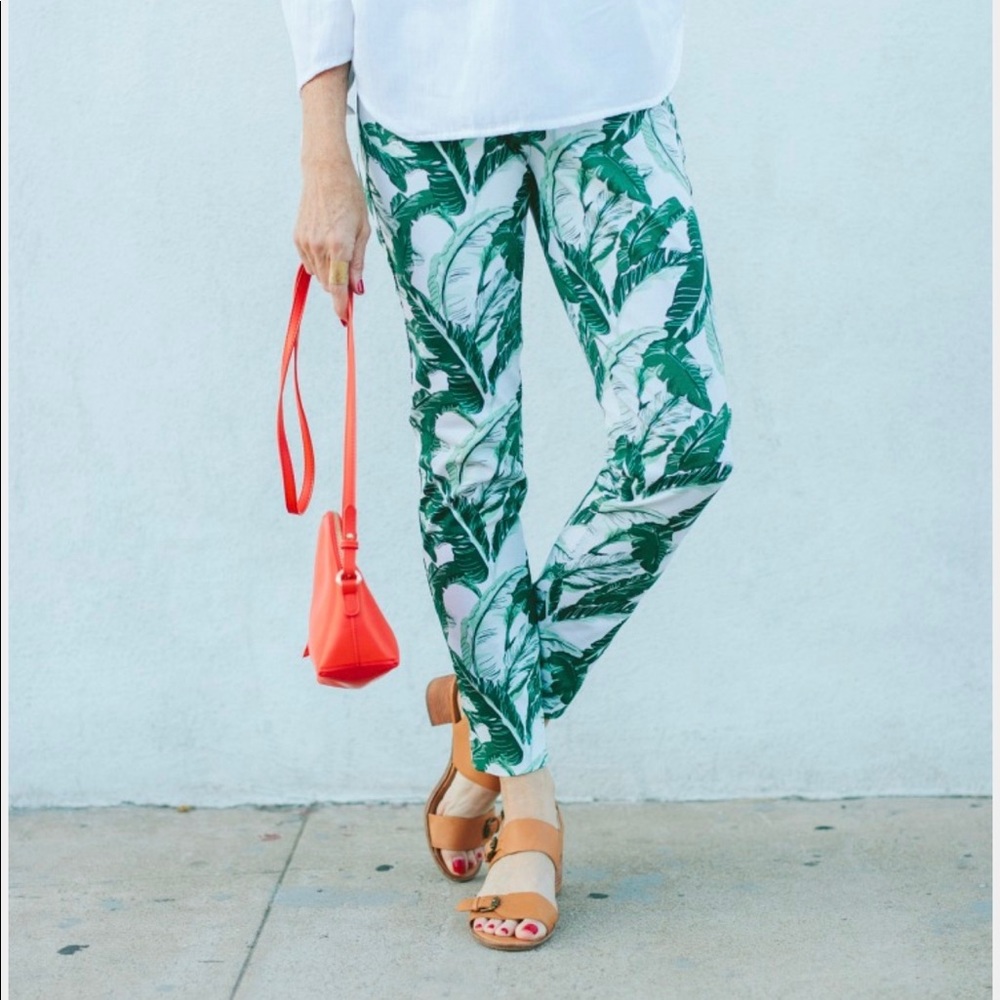 Old Navy pixie pants size 6