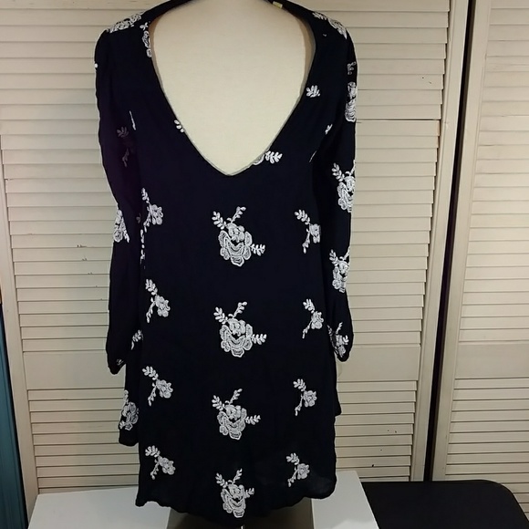 Free People Embroidered Austin Swing Dress w/Pockets cutout back - Picture 4 of 8