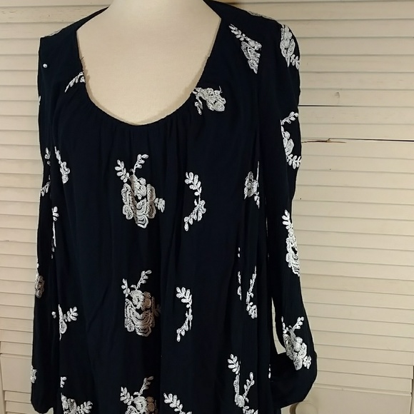 Free People Embroidered Austin Swing Dress w/Pockets cutout back - Picture 3 of 8