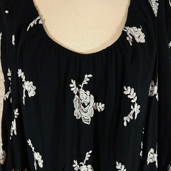 Free People Embroidered Austin Swing Dress w/Pockets cutout back - Picture 6 of 8