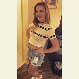 Meet your Posher, Clarissa