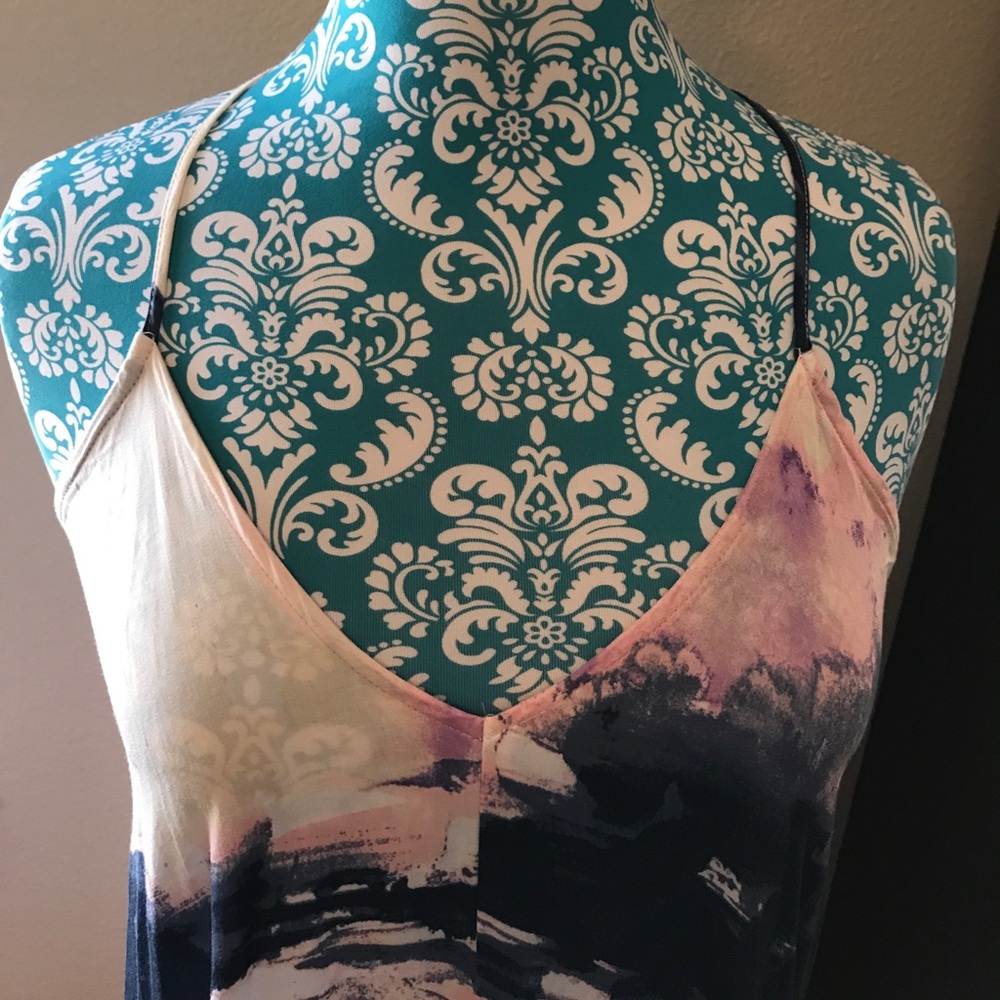 NWT Draped Back Printed Maxi Dress M/L ๐ - Picture 3 of 8