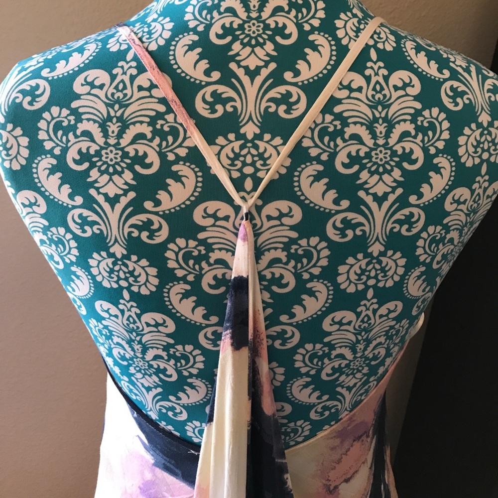 NWT Draped Back Printed Maxi Dress M/L ๐ - Picture 4 of 8