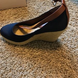 BCBG wedges