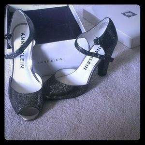 New in box metallic vegan snakeskin heels