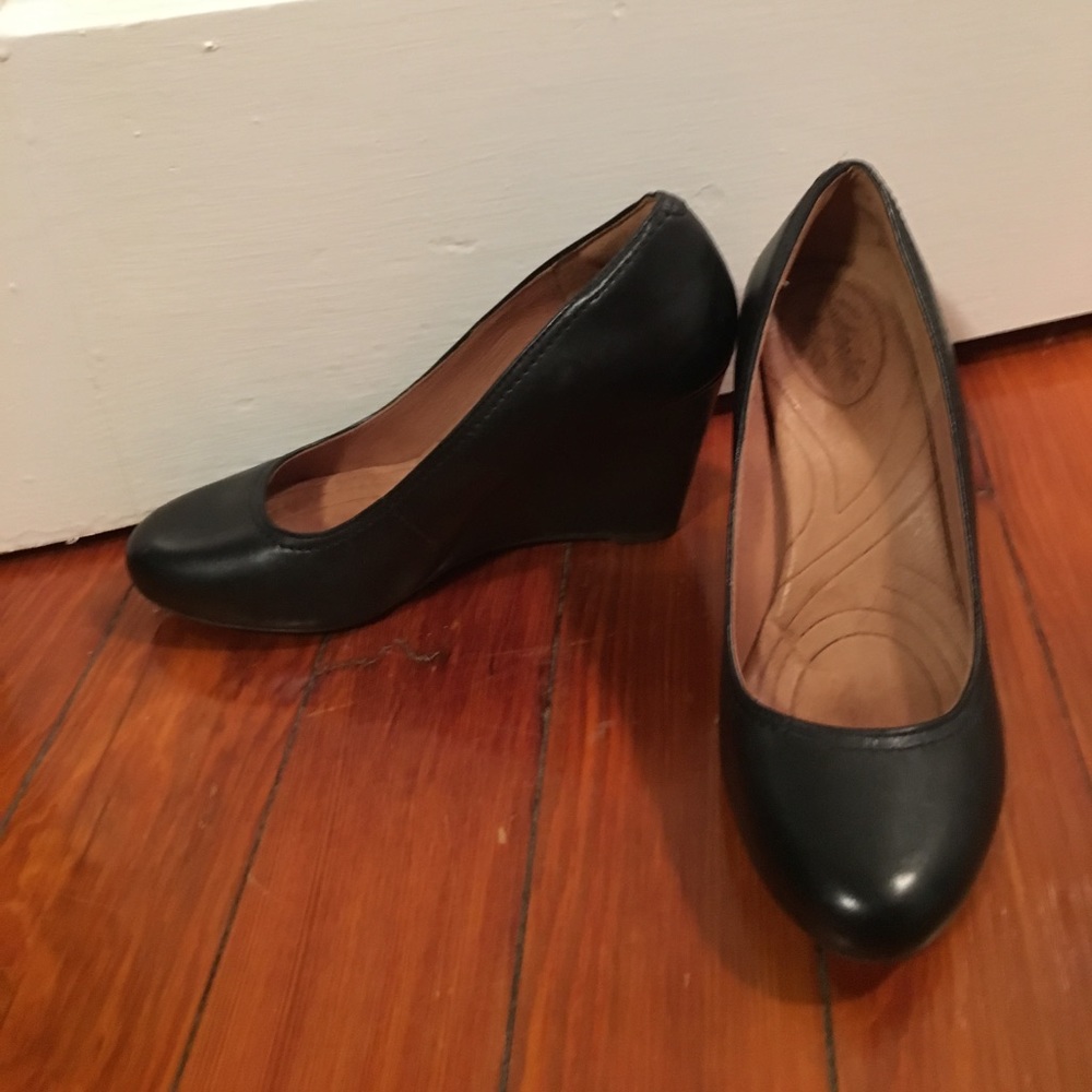 Women's Black Clark Wedges Size 7 GREAT CONDITION
