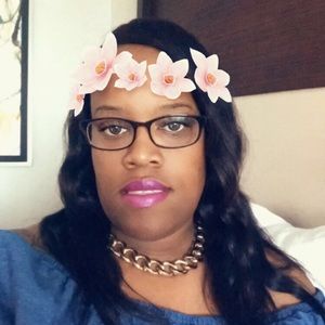 Meet your Posher, Aisha