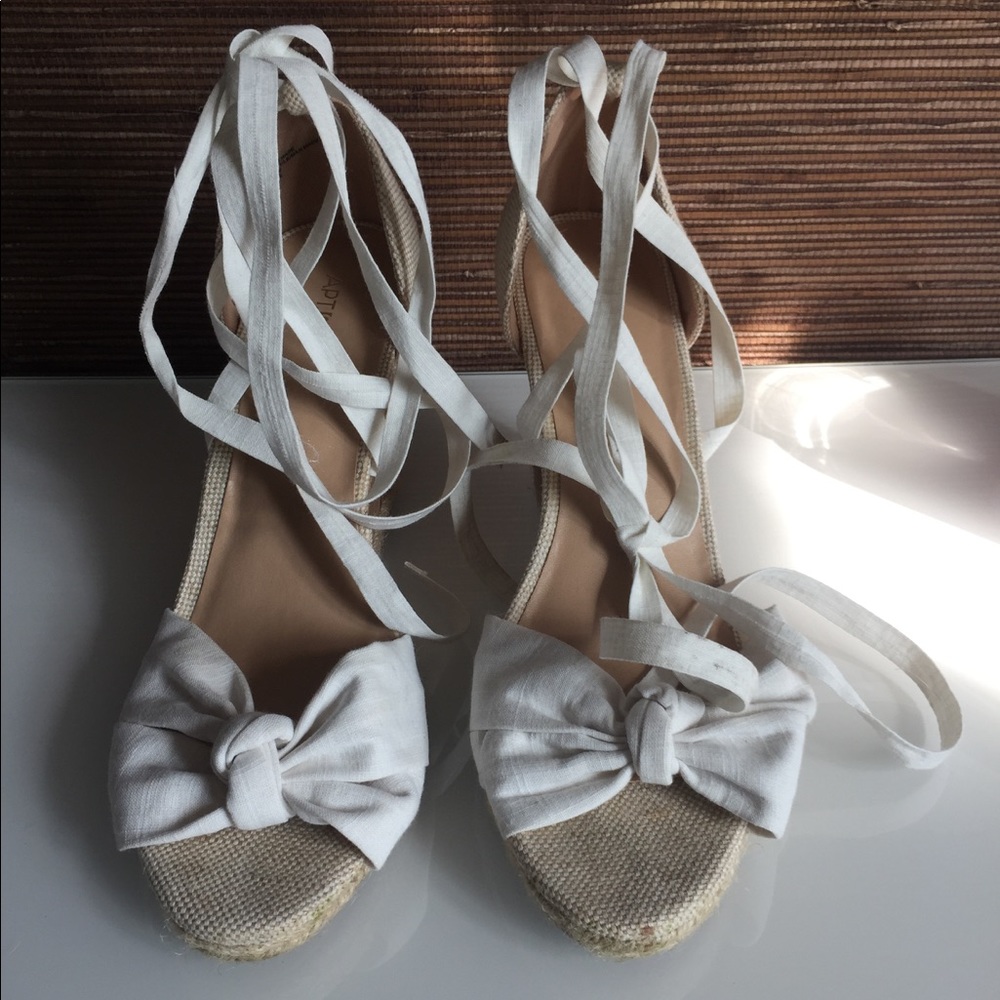Apt 9 wrap up white sandals