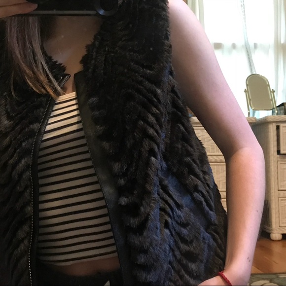 Brand new faux fur vest - Picture 1 of 4