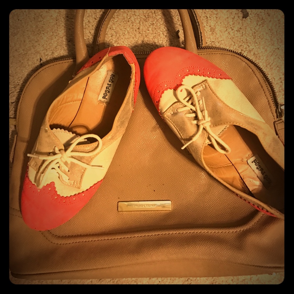 #IvankaHandbag + #Oxfordbundle! 😍