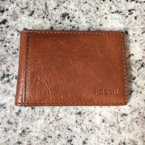Fossil leather light brown wallet. NWOT