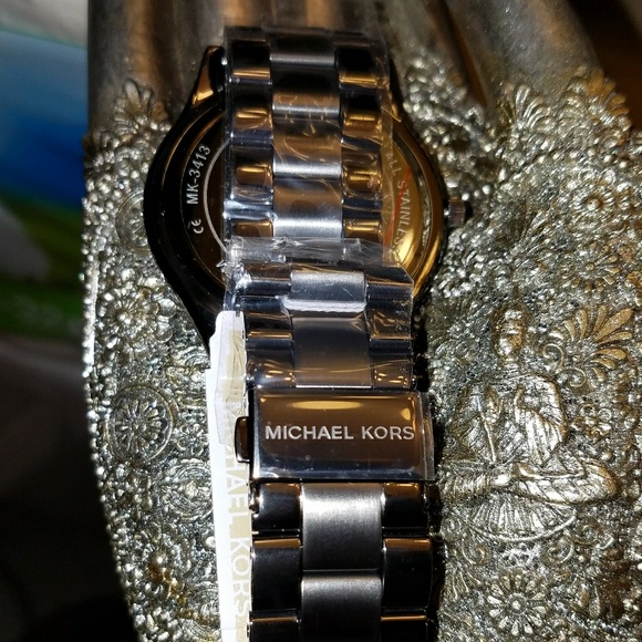 🍃⚘Michael Kors⚘🍃Sexy Runaway Gunmetal Watch - Picture 5 of 7