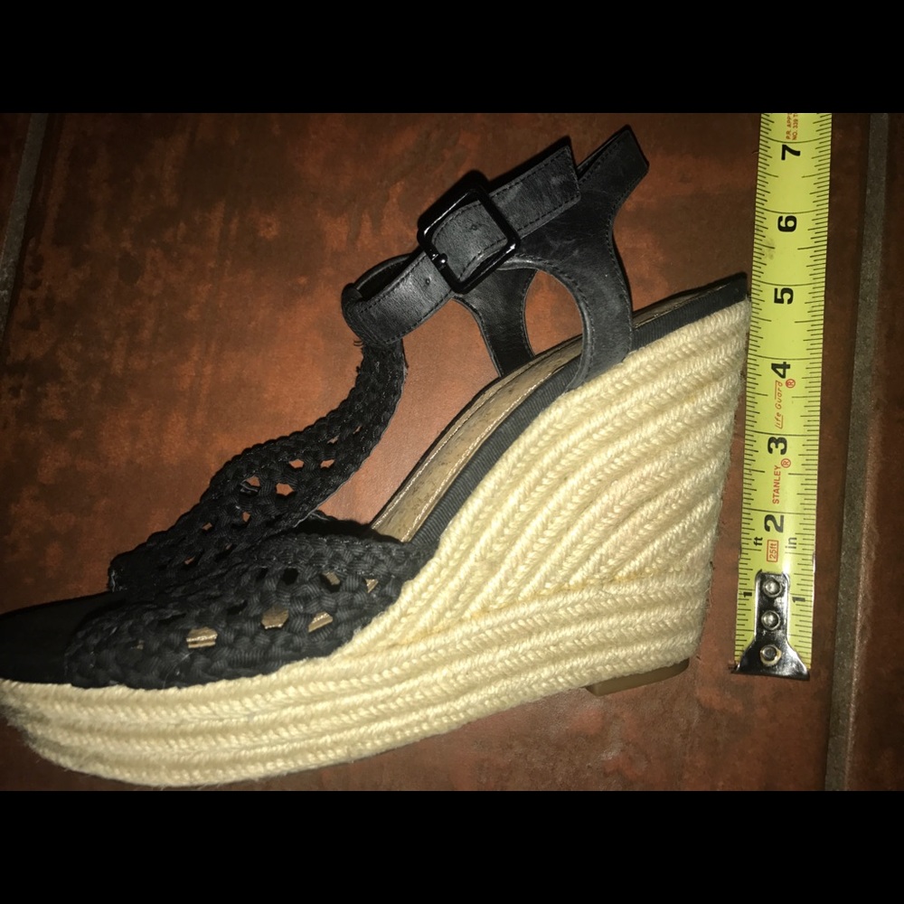 PRICE DROP!!!!!Gianni Bini Wedges- Worn Once! - Picture 8 of 8