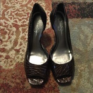 Jessica Simpson pumps