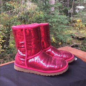 SALE!!! Sparkly red Uggs, great condition!