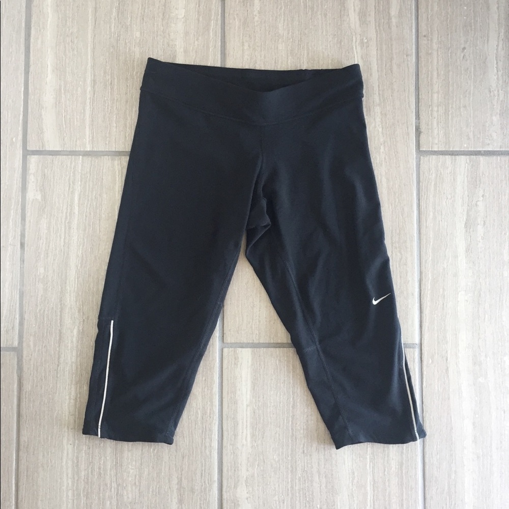 Nike Dri-FIT Essential Leggings