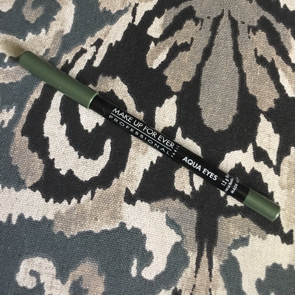 Makeup for ever liner 16L