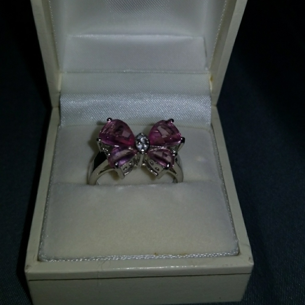 Silver ring with rose rhinestones