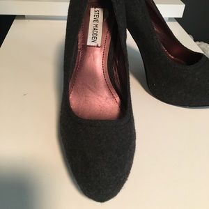 Steve Madden Smoky Gray Pumps!