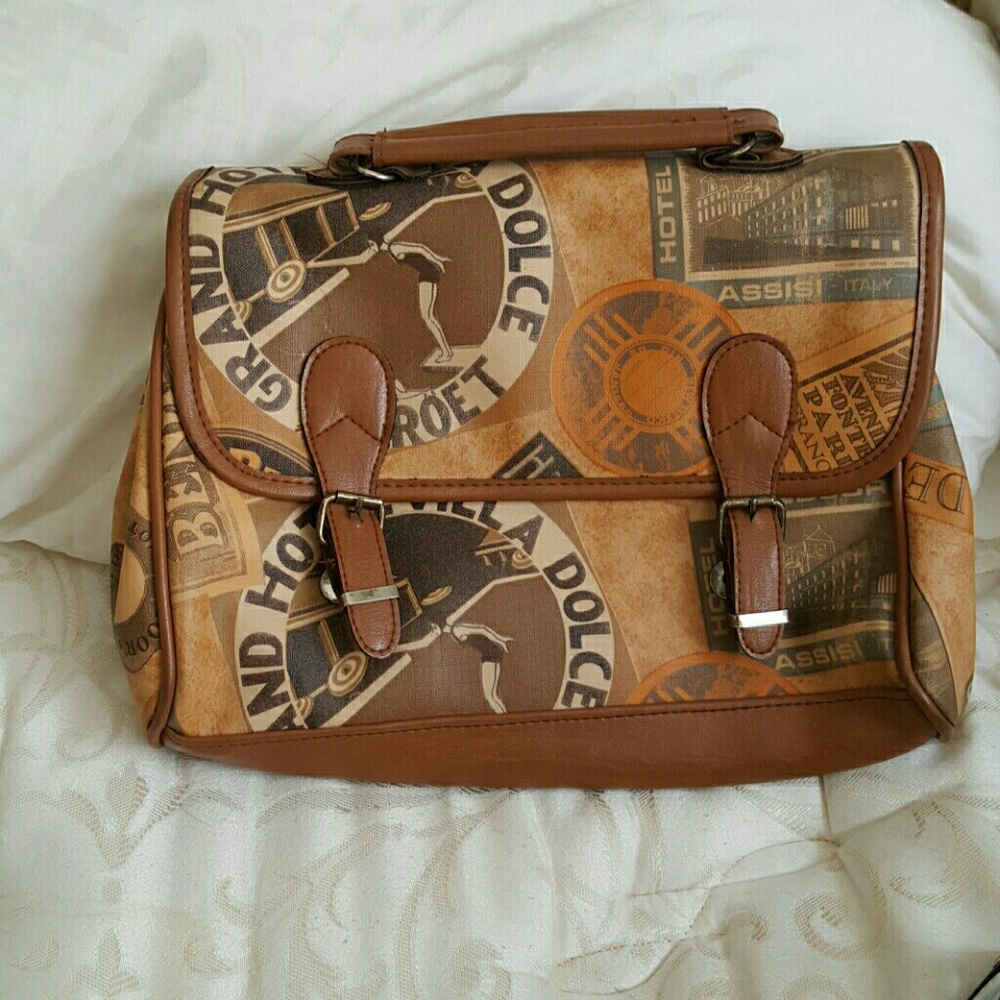 Handheld purse