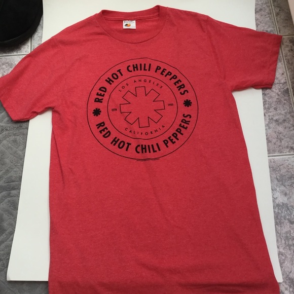 NWOT Red Hot Chili Peppers T Shirt - Picture 3 of 3